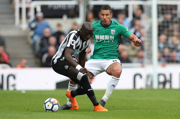 表现却并非 表现却并非